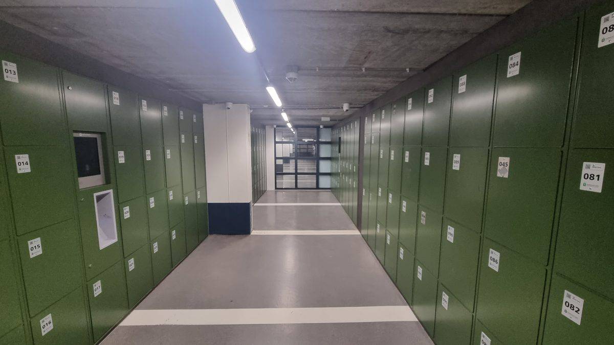 Lockerpoint Luggage Storage Amsterdam Centraal • Open 24/7