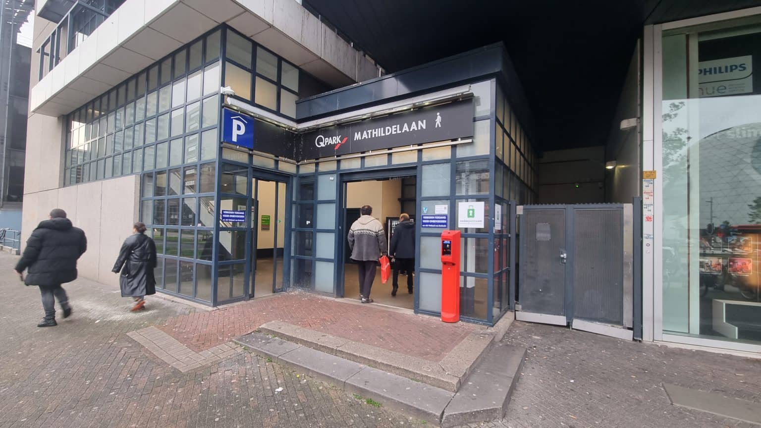 Lockerpoint Eindhoven Centraal • 24/7 luggage storage •